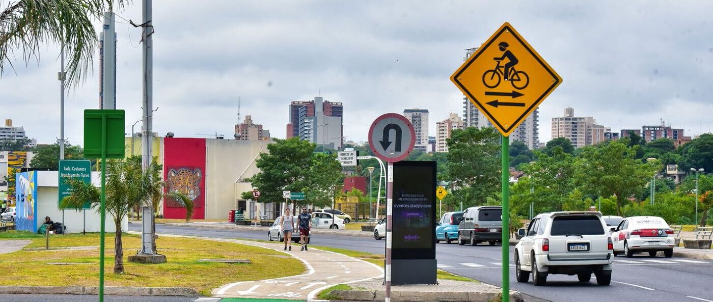 Asunción en bicicleta